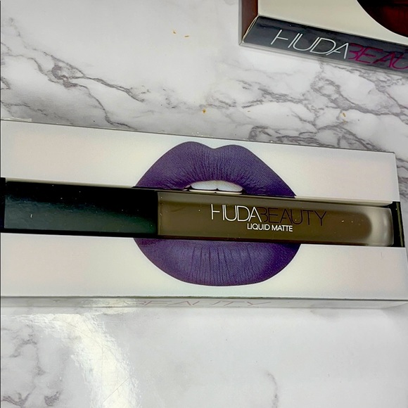 Hudabeauty matte lipstick 😍 - Picture 3 of 3
